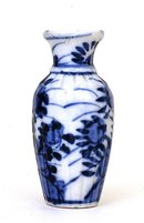 Meiji Japanese Blue & White Imari Scallop Vase