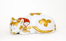 Lg Japanese Kutani Sleeping Cat Neko