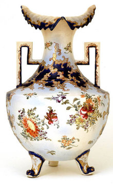 Japanese Nippon Handpainted Moriage Flower Vase
