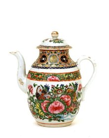 Old Chinese Export Rose Medallion Coin Teapot