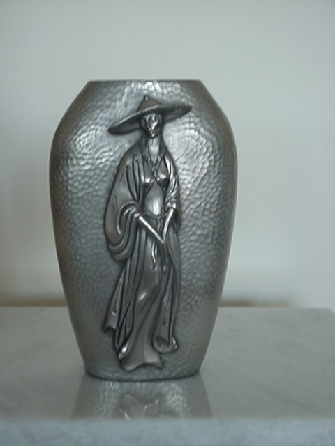 CHINESE LADY ON VASE IN STYLE ERTE