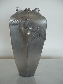 THE BAT VASE
