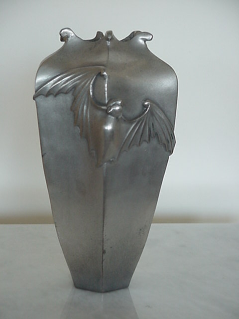 THE BAT VASE