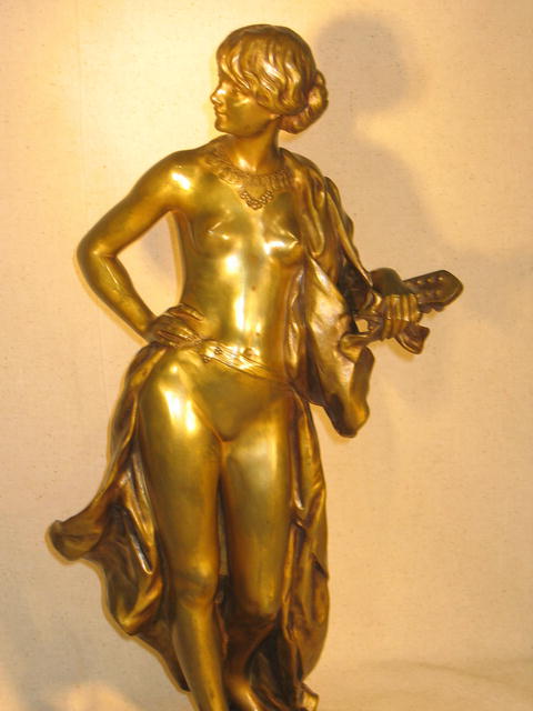 GIRL WITH MANDOLINE