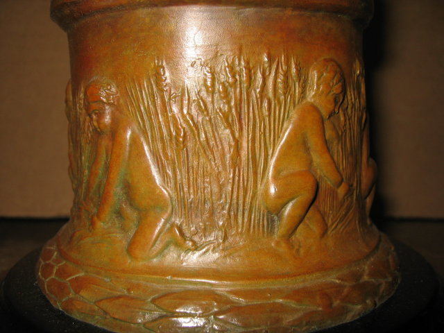 Pixy Girl Playing the Violyn Bronze