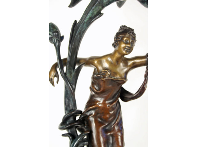 Art Nouveau Lady Figurine Lamp
