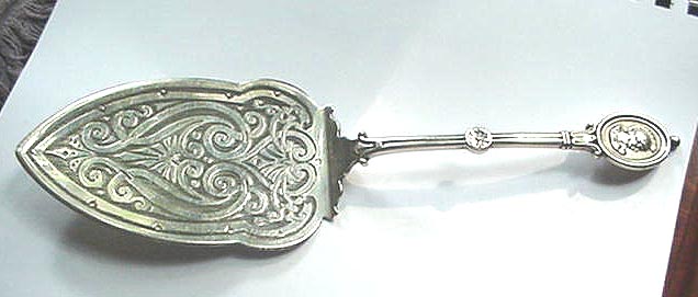 MEDALLION Ball Black J Wendt PIE Server sterling