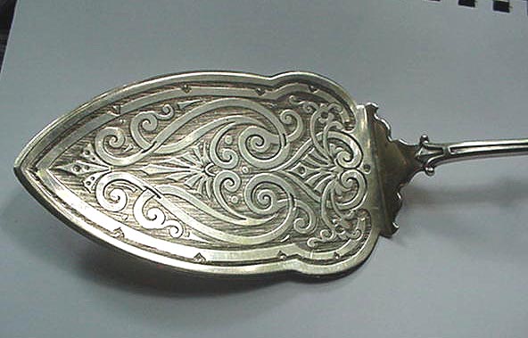 MEDALLION Ball Black J Wendt PIE Server sterling