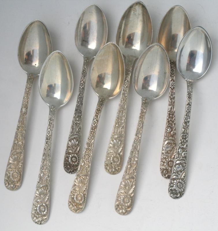 Repousse Kirk sterling silver 925/1000 set 8 place settings with old style knives