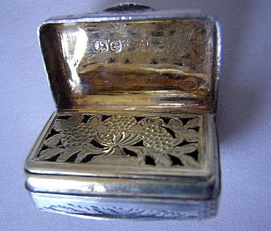 Vinaigrette English Sterling silver Purse /