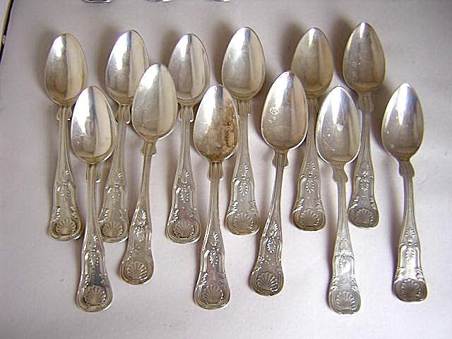 R & W Wilson Kings 12 teaspoons Sterling Silver