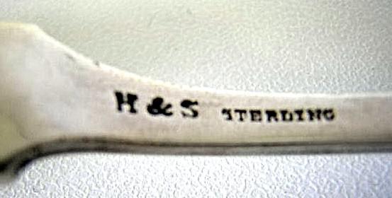 Hotchkiss & Schreuder Master Butter Knife Lily