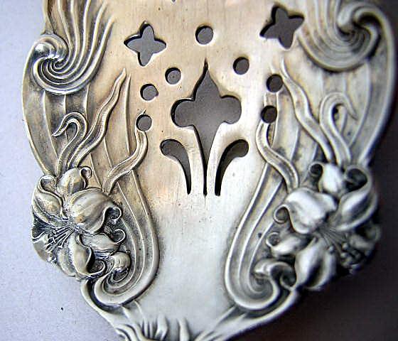 Frontenac Jelly Cake Server Pierced Lillies