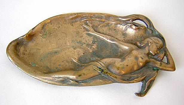 Art Nouveau full figural ash tray coppery metal