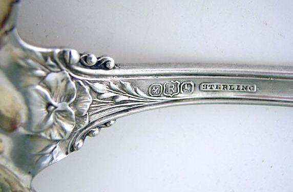 La Marquise Pie Server Sterling floral