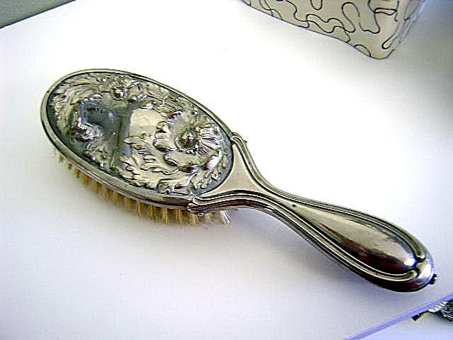 Figural Art Nouveau Floral Hair brush