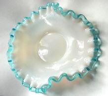 Fenton Ruffled dish -blue and white (1)