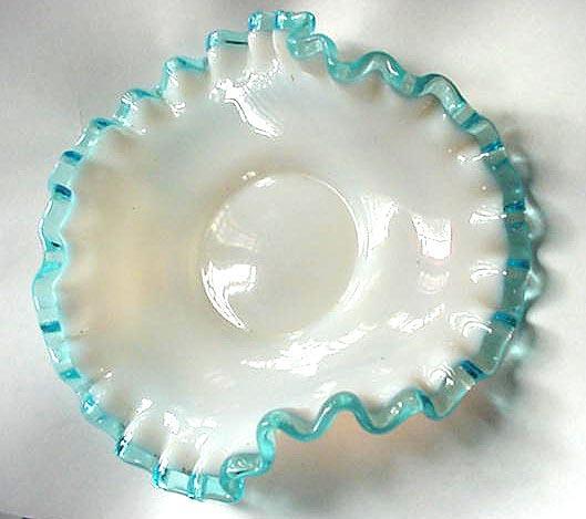 Fenton Ruffled dish -blue and white (1)