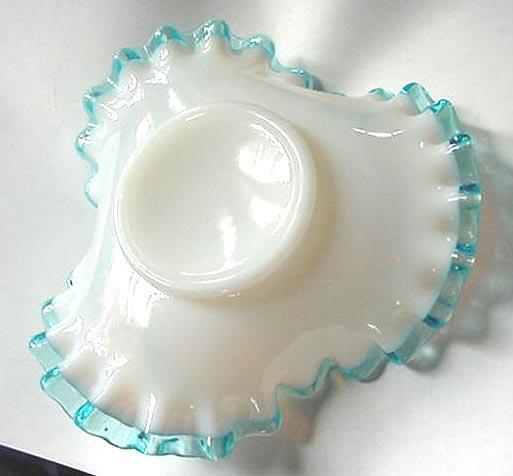 Fenton Ruffled dish -blue and white (1)