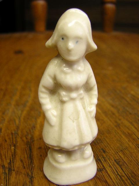 miniature figurine porcelain little dutch girl