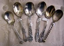 La Reine Sugar spoon Reed & Barton Sterling Silver