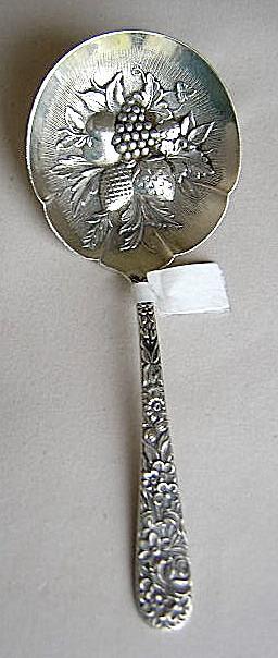Repousse Bon Bon / Nut Spoon Kirk Sterling Silver Fruit in bowl