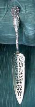 La Reine Reed & Barton Jelly Cake server sterli