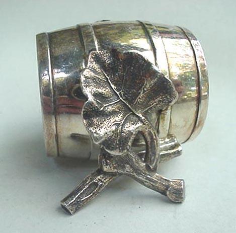Napkin Ring Meriden # 625 Silverplate Barrel, Twig & Leaf design