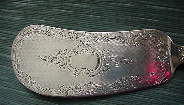 Bead Pastry Server Bigelow Bros. & Kennard Coin