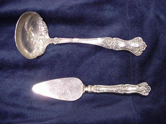 Vintage Rogers silverplate gravy ladle