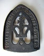 Colebrook Foundry Iron holder / trivit
