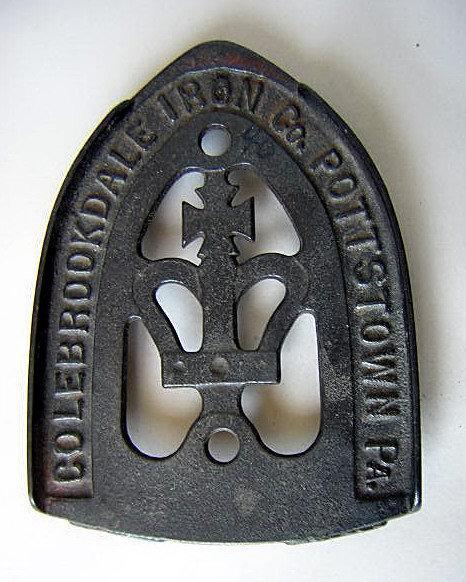 Colebrook Foundry Iron holder / trivit