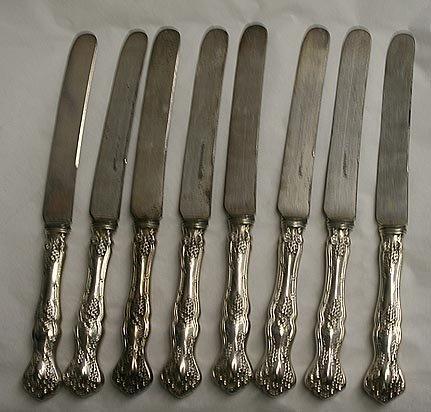 Vintage Dinner Knives 8 Rogers Silverplate Grapes design