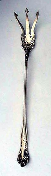 Stratford International ( S H M ) lettuce fork Carnation Sterling silver Floral l