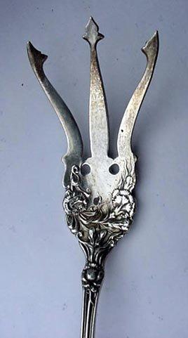 Stratford International ( S H M ) lettuce fork Carnation Sterling silver Floral l