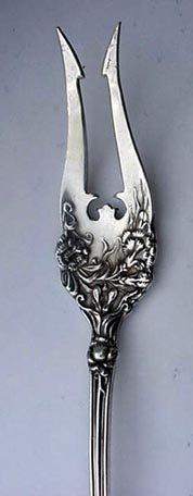 Stratford International ( S H M ) lettuce fork Carnation Sterling silver Floral l