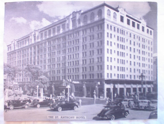 c1940'sJUMBO POSTCARD OF THE ST.ANTHONY HOTEL