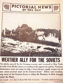 GERMAN INFANTRYMEN ASSIT HORSEWAGON 1941PHOTO