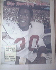 The Sporting News 11/27/1971 Oklahoma's Greg Bruitt