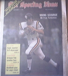The Sporting News 11/17/1973 Viking QB Fran Tarkenton