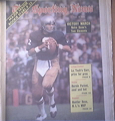 The Sporting News 12/1/1973 Notre Dame's Tom Clements