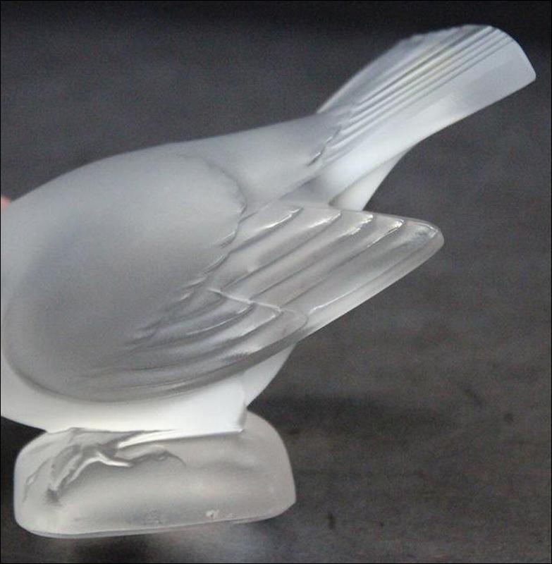 LALIQUE FRANCE SPARROW FROSTED CRYSTAL SCULPTURE PAPERWEIGHT SIGNED