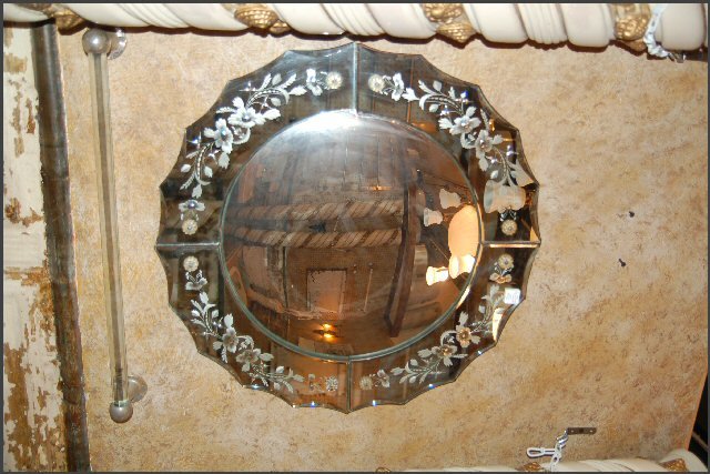Beautiful Convex Mirror with Decorative Mirror Frame