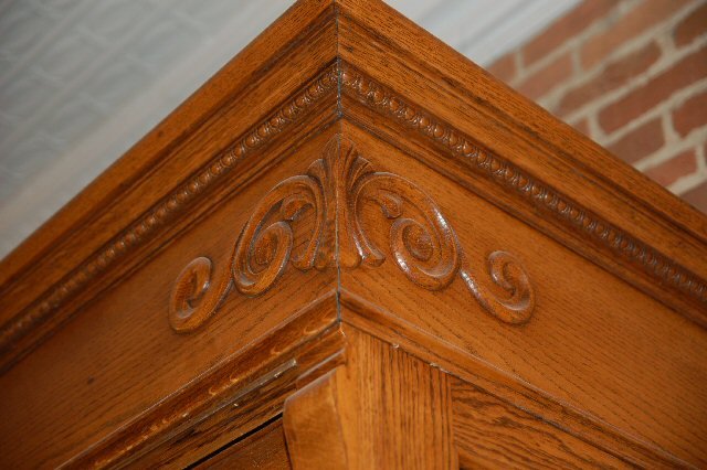 Large Oak Showcase