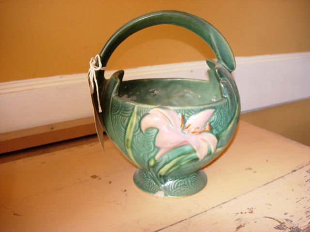 Roseville Zephyr Lilly Basket