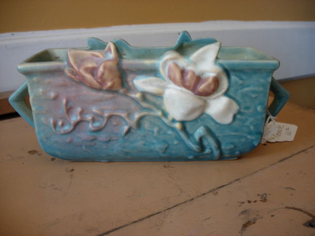 Roseville Magnolia Planter