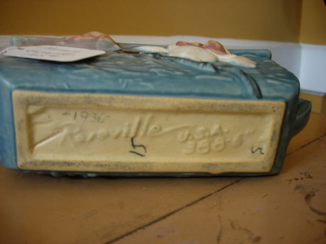Roseville Magnolia Planter