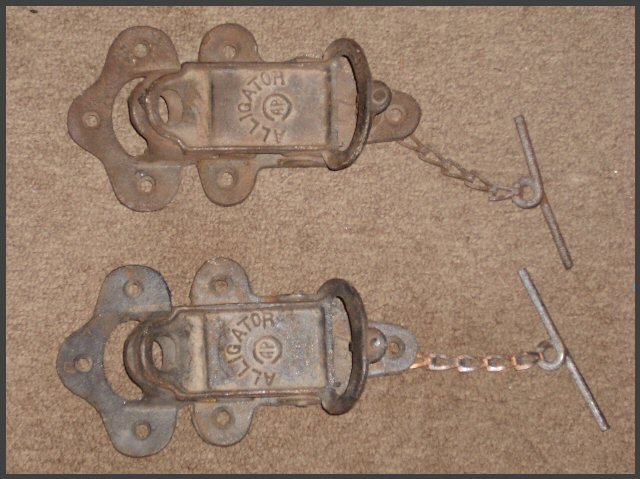Vintage Alligator Sliding Door Latch