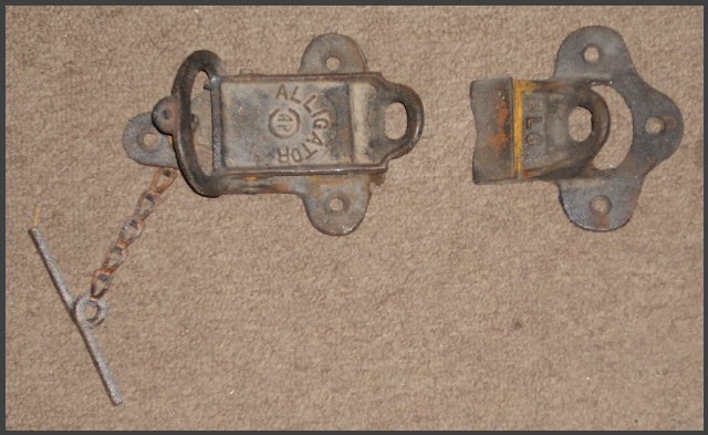 Vintage Alligator Sliding Door Latch