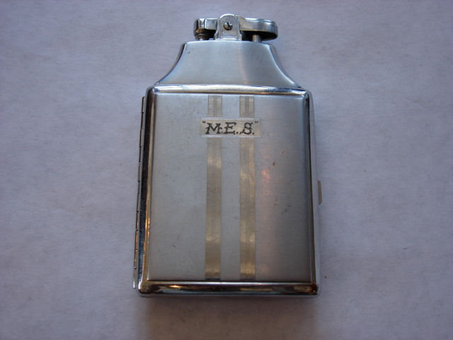 Cigarette Holder with Lighter